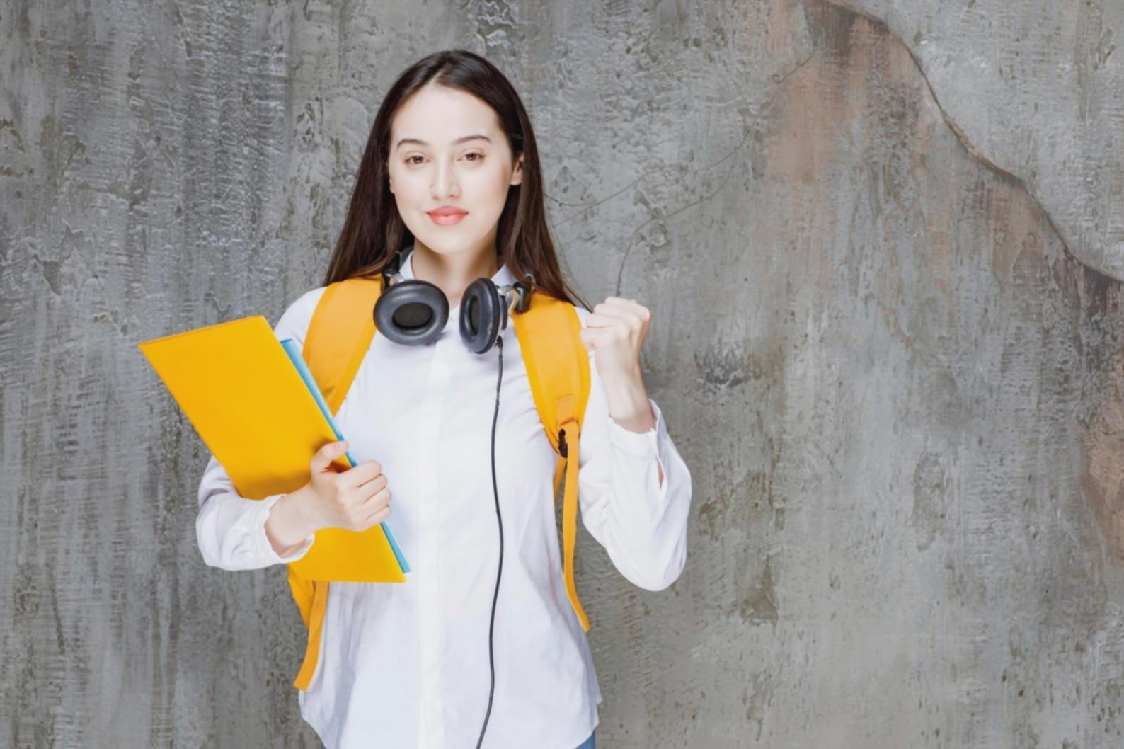 Процесс разработки дизайн-концепции на занятиях CoinSun